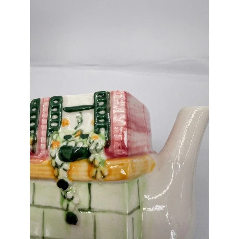 Cafe Teapot House Shaped Canister Cookie Jar Novelty House Bistro Kitchen Decor